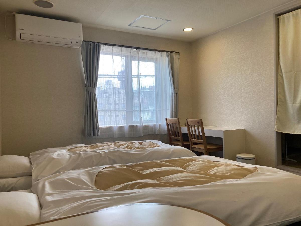 J-Hoppers Beppu Guesthouse ジェイホッパーズ別府ゲストハウス Buitenkant foto