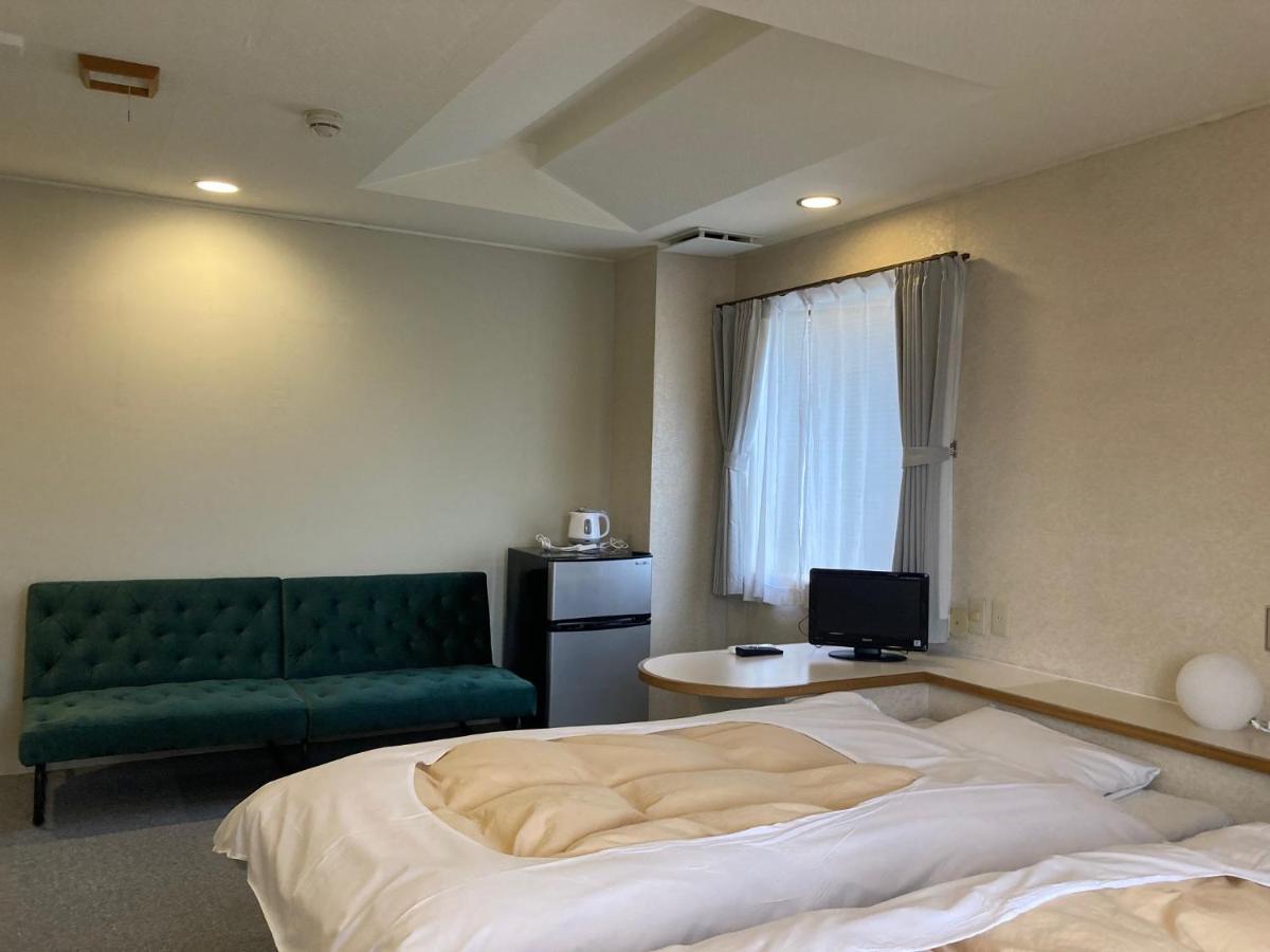 J-Hoppers Beppu Guesthouse ジェイホッパーズ別府ゲストハウス Buitenkant foto