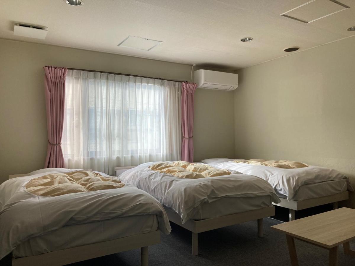 J-Hoppers Beppu Guesthouse ジェイホッパーズ別府ゲストハウス Buitenkant foto