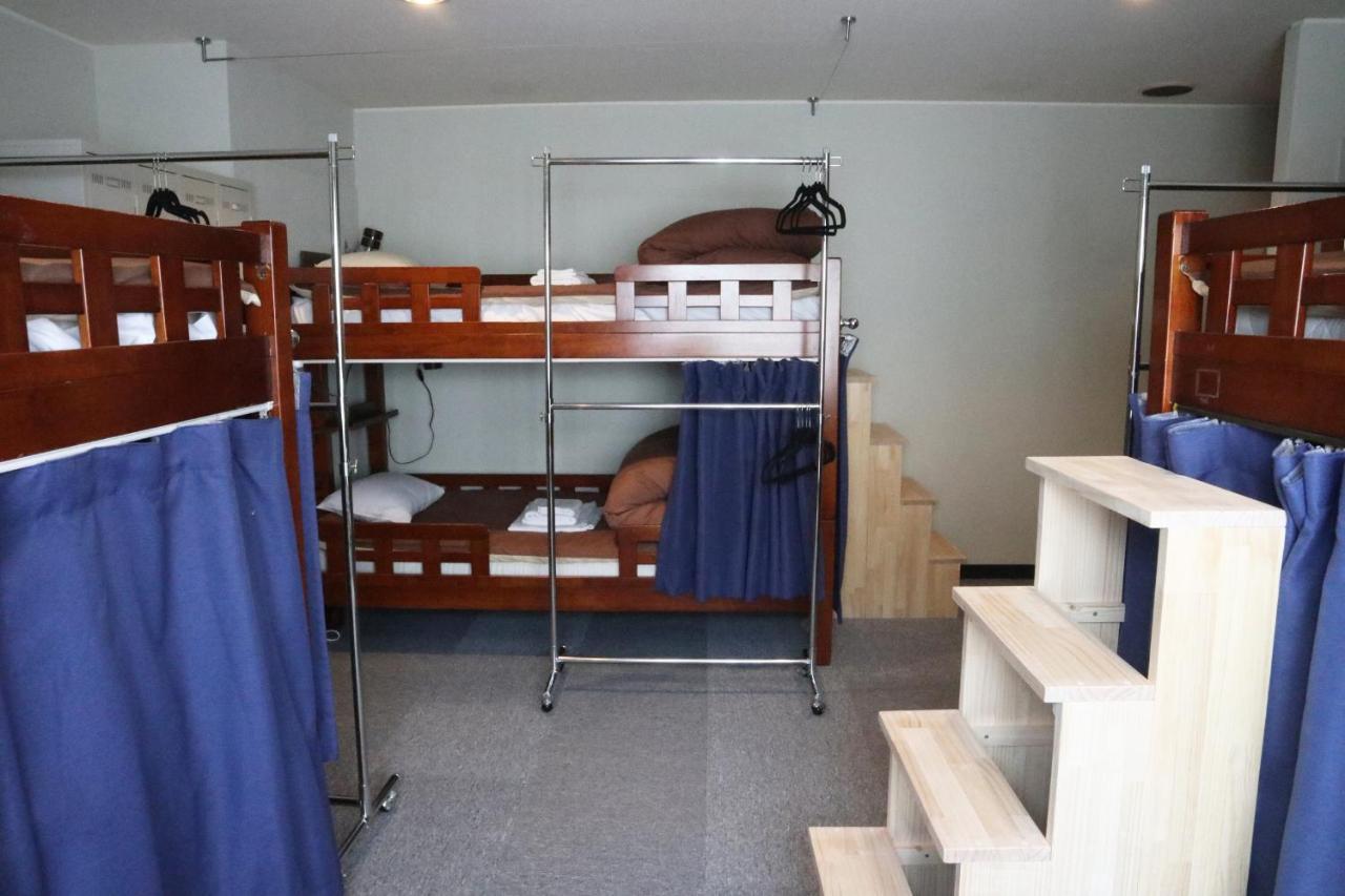 J-Hoppers Beppu Guesthouse ジェイホッパーズ別府ゲストハウス Buitenkant foto